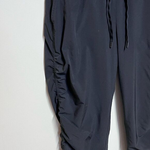 ATHLETA Altitude Lined Jogger Pant Joggers Black Womens Sz 2 - Picture 7 of 9